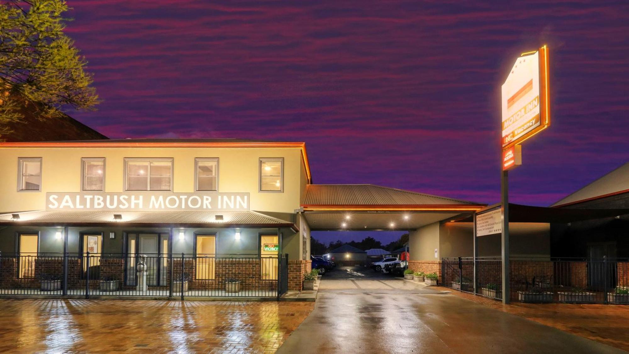 The Saltbush Motor Inn Hay Exterior foto
